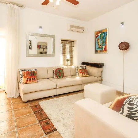 2 Bedroom Nice In Nyaraló